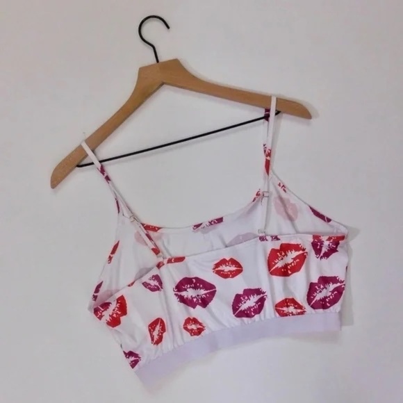 NEW!! HOT LIPS Lipstick Kiss Cropped Loungewear Two Piece Set Top Shorts XXL 2XL - Picture 7 of 9